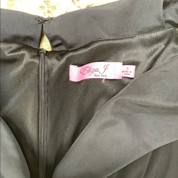 Dress. Black. Glamorous, elegant, comfortable! - Picture 6 of 10